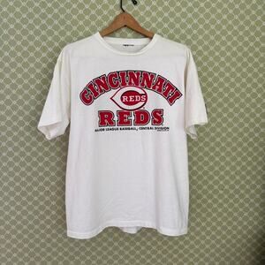 Vintage 1996 Cincinnati Reds graphic white starter t shirt